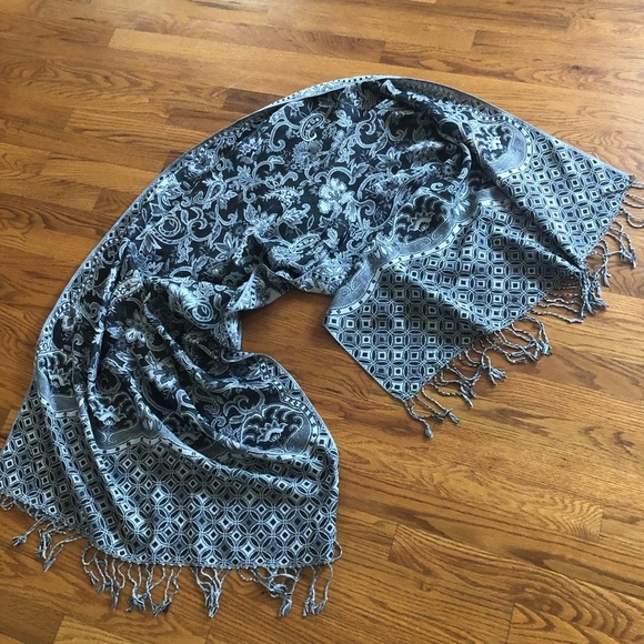 Waverly Pashmina Grey and Black Scarf Wrap - Picture 2 of 5